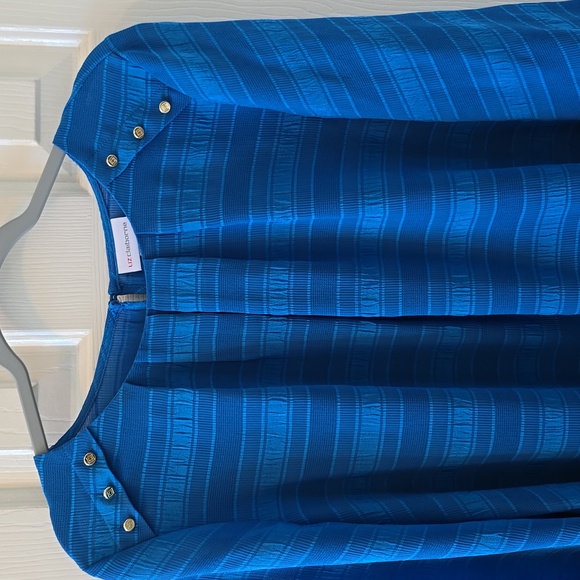 LIZ CLAIBORNE WOMEN'S BEAUTIFUL BLUE LONG SLEEVE TOP SIZE MEDIUM - Picture 1 of 16